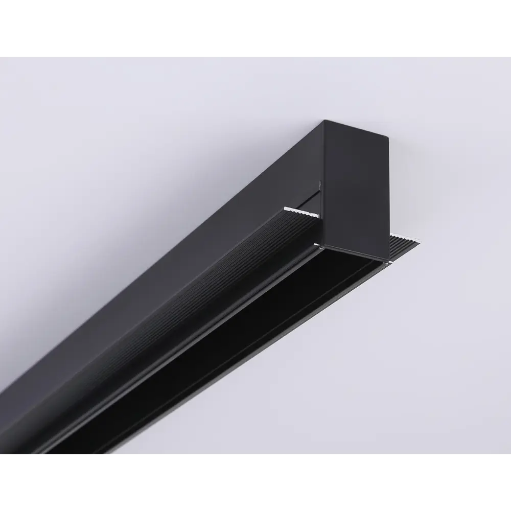 Фото 5 Трековый шинопровод встраиваемый однофазный Ambrella light Gl1012 300 см цвет черный Фото 5 Трековый шинопровод встраиваемый однофазный Ambrella light Gl1012 300 см цвет черный