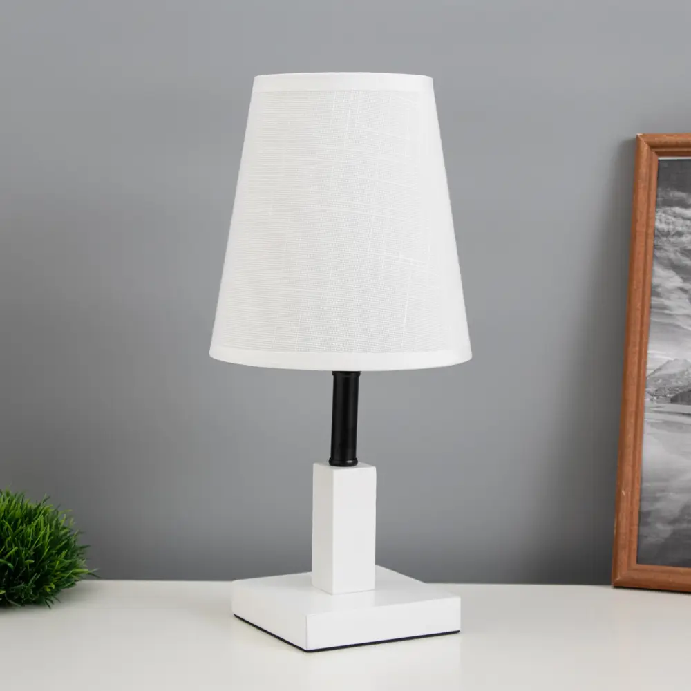 Фото Настольная лампа Risalux 10613748 цвет белый Фото Настольная лампа Risalux 10613748 цвет белый