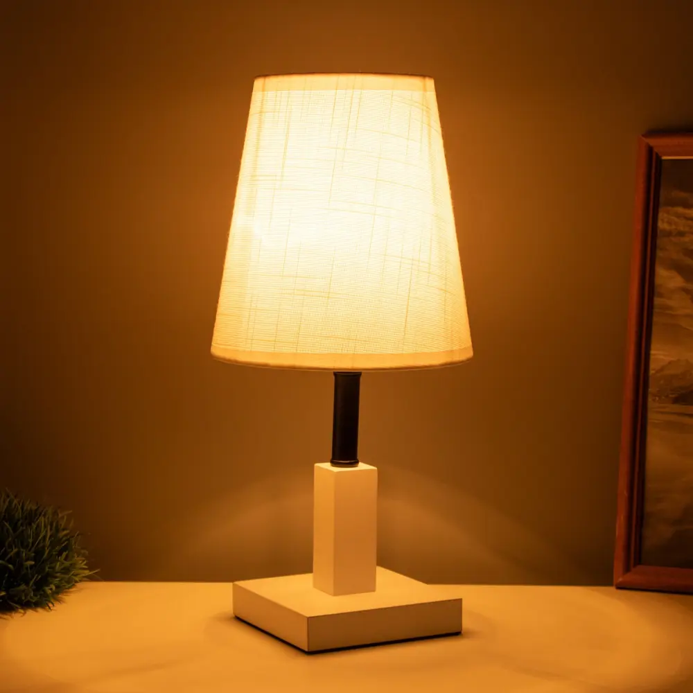 Фото 2 Настольная лампа Risalux 10613748 цвет белый Фото 2 Настольная лампа Risalux 10613748 цвет белый