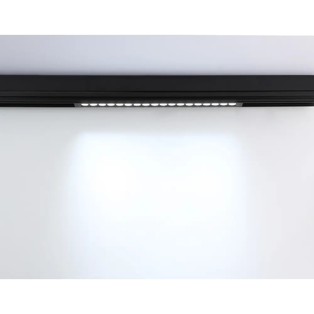 Фото 14 Трековый светильник линейный светодиодный Ambrella Light Gl1312 15 Вт магнитный регулируемый белый свет цвет черный Фото 14 Трековый светильник линейный светодиодный Ambrella Light Gl1312 15 Вт магнитный регулируемый белый свет цвет черный