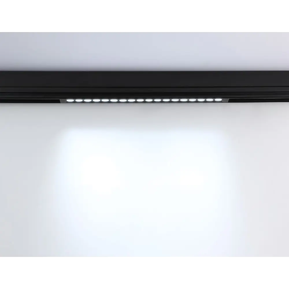 Фото 2 Трековый светильник линейный светодиодный Ambrella Light Gl1314 24 Вт магнитный регулируемый белый свет цвет черный Фото 2 Трековый светильник линейный светодиодный Ambrella Light Gl1314 24 Вт магнитный регулируемый белый свет цвет черный