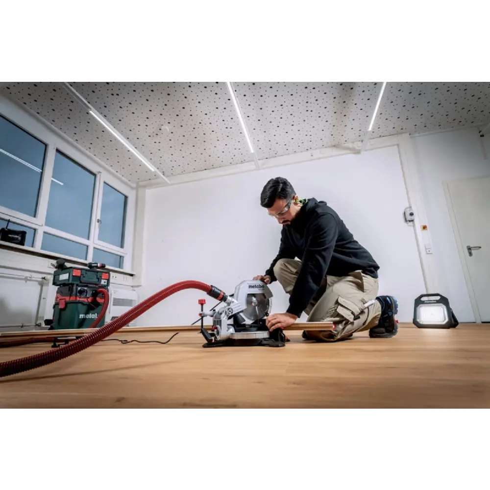 Фото 3 Пила торцовочная сетевая Metabo KS 216 M Set, 1100 Вт, 216 мм Фото 3 Пила торцовочная сетевая Metabo KS 216 M Set, 1100 Вт, 216 мм