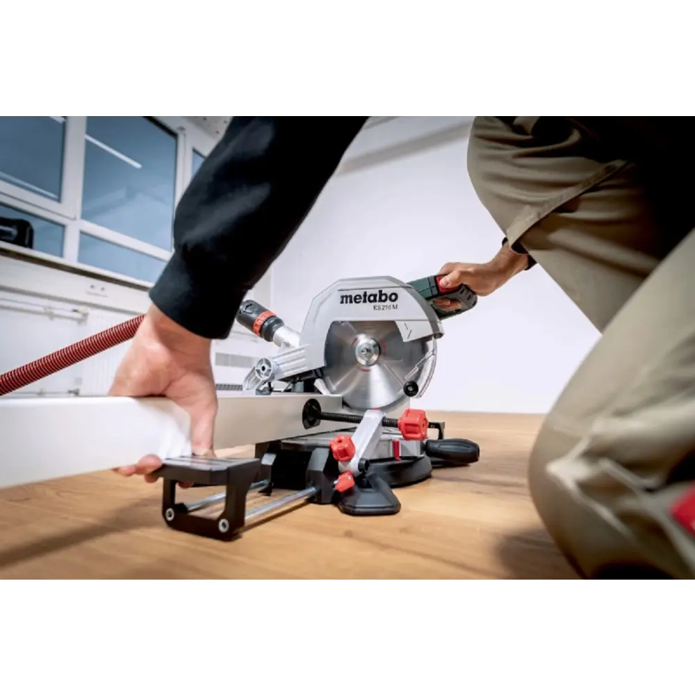 Фото 4 Пила торцовочная сетевая Metabo KS 216 M Set, 1100 Вт, 216 мм Фото 4 Пила торцовочная сетевая Metabo KS 216 M Set, 1100 Вт, 216 мм