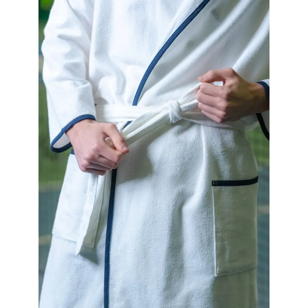 Фото 3 Мужской халат махровый Lacoste Super Boy Blanc S/M цвет белый Фото 3 Мужской халат махровый Lacoste Super Boy Blanc S/M цвет белый