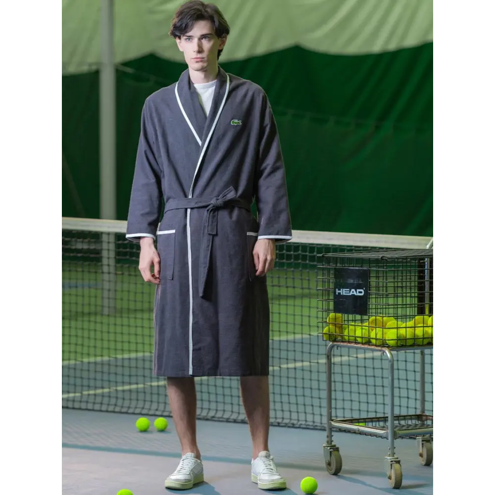 Фото Халат с шалью Lacoste Super Boy Bitume L/XL цвет серый Фото Халат с шалью Lacoste Super Boy Bitume L/XL цвет серый