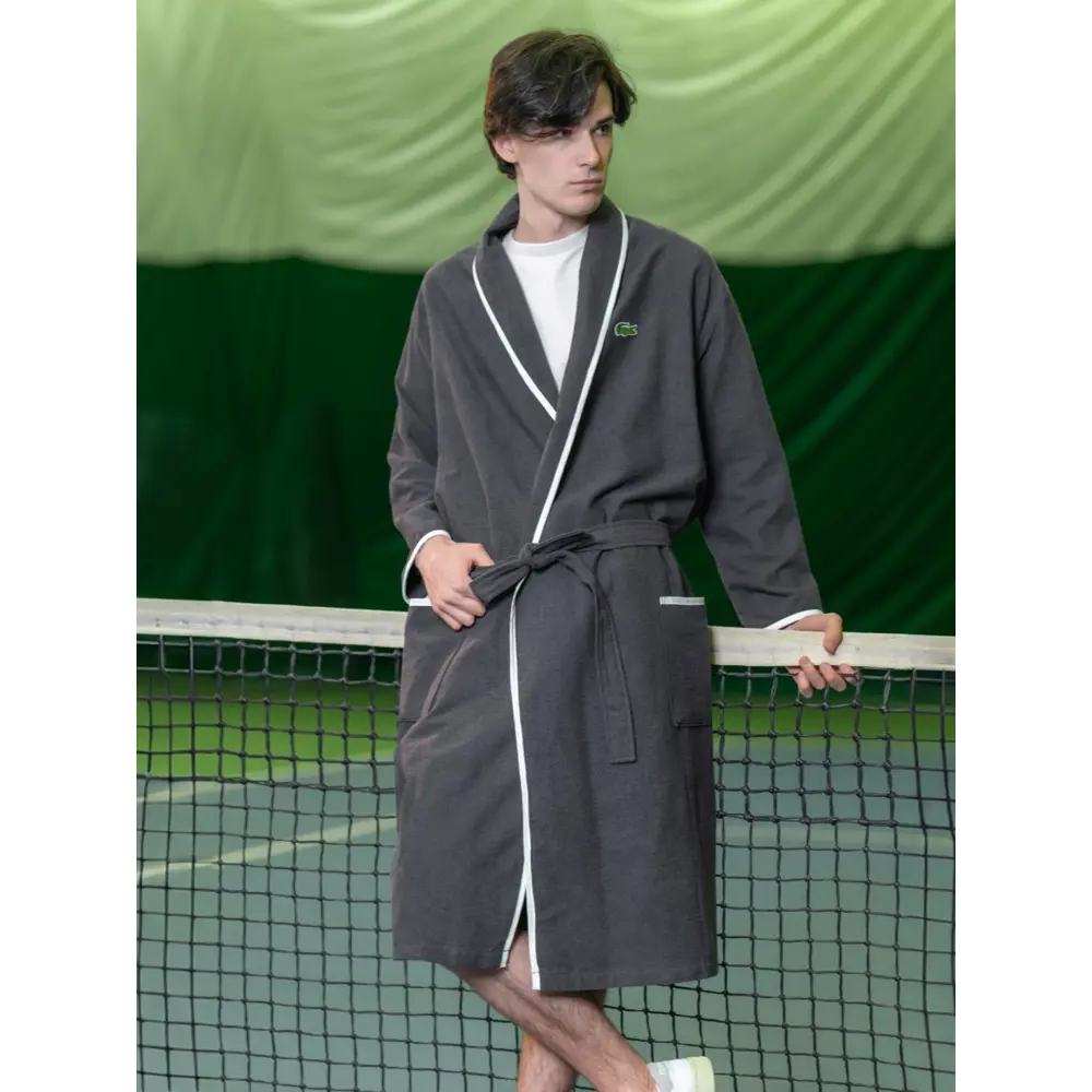 Фото 3 Халат с шалью Lacoste Super Boy Bitume XXL цвет серый Фото 3 Халат с шалью Lacoste Super Boy Bitume XXL цвет серый