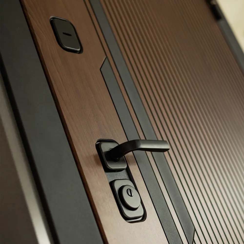 Фото 2 Дверь входная Лабиринт Кармина правый 205x96см цвет орех американский с патиной/серый софт рельеф с зеркалом П32 Фото 2 Дверь входная Лабиринт Кармина правый 205x96см цвет орех американский с патиной/серый софт рельеф с зеркалом П32