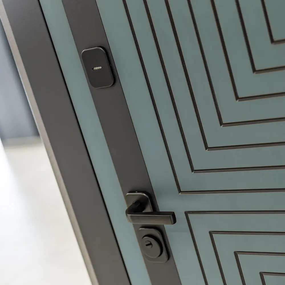 Фото 2 Дверь входная Лабиринт Кредор правый 205x88см цвет серо-зеленый с патиной/сандал белый с зеркалом П18