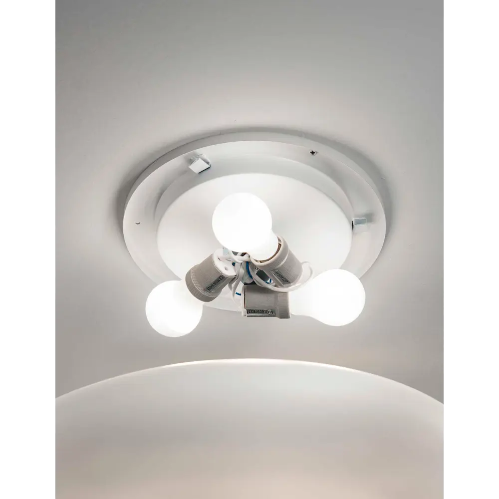 Фото 3 Светильник настенно-потолочный Ideal lux Smarties 032023 3 лампы 6 м² цвет белый матовый Фото 3 Светильник настенно-потолочный Ideal lux Smarties 032023 3 лампы 6 м² цвет белый матовый