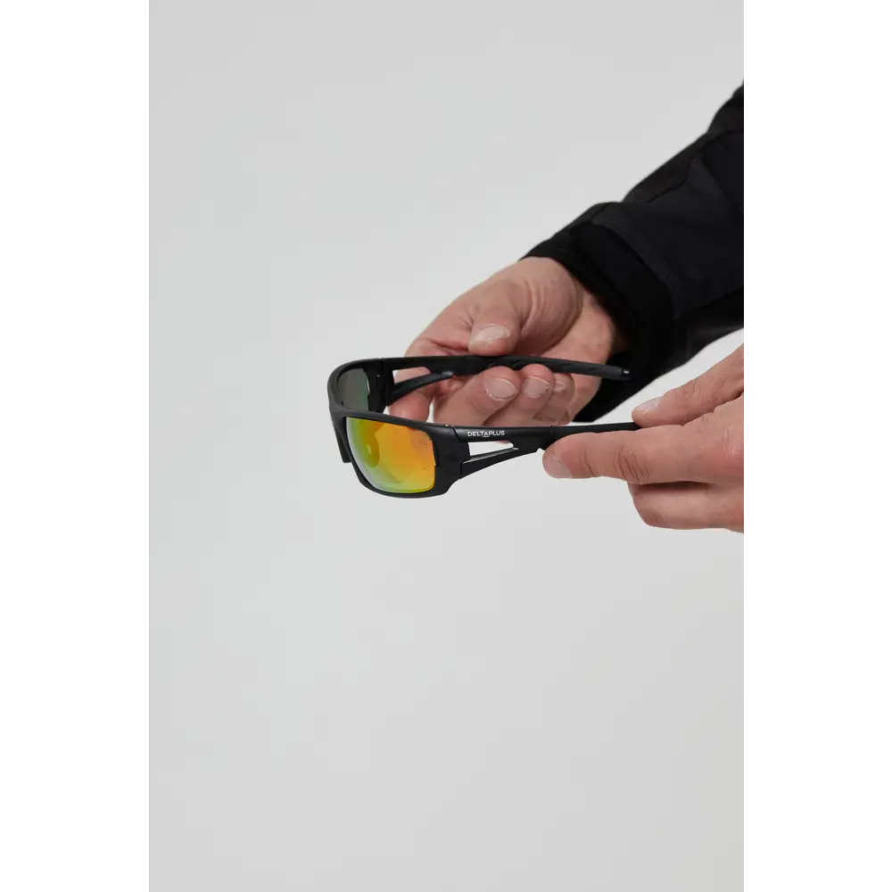 Фото 2 Очки защитные открытые Delta Plus Rimfimi Rimfire Mirror зеркальные линзы устойчивые к царапине Фото 2 Очки защитные открытые Delta Plus Rimfimi Rimfire Mirror зеркальные линзы устойчивые к царапине