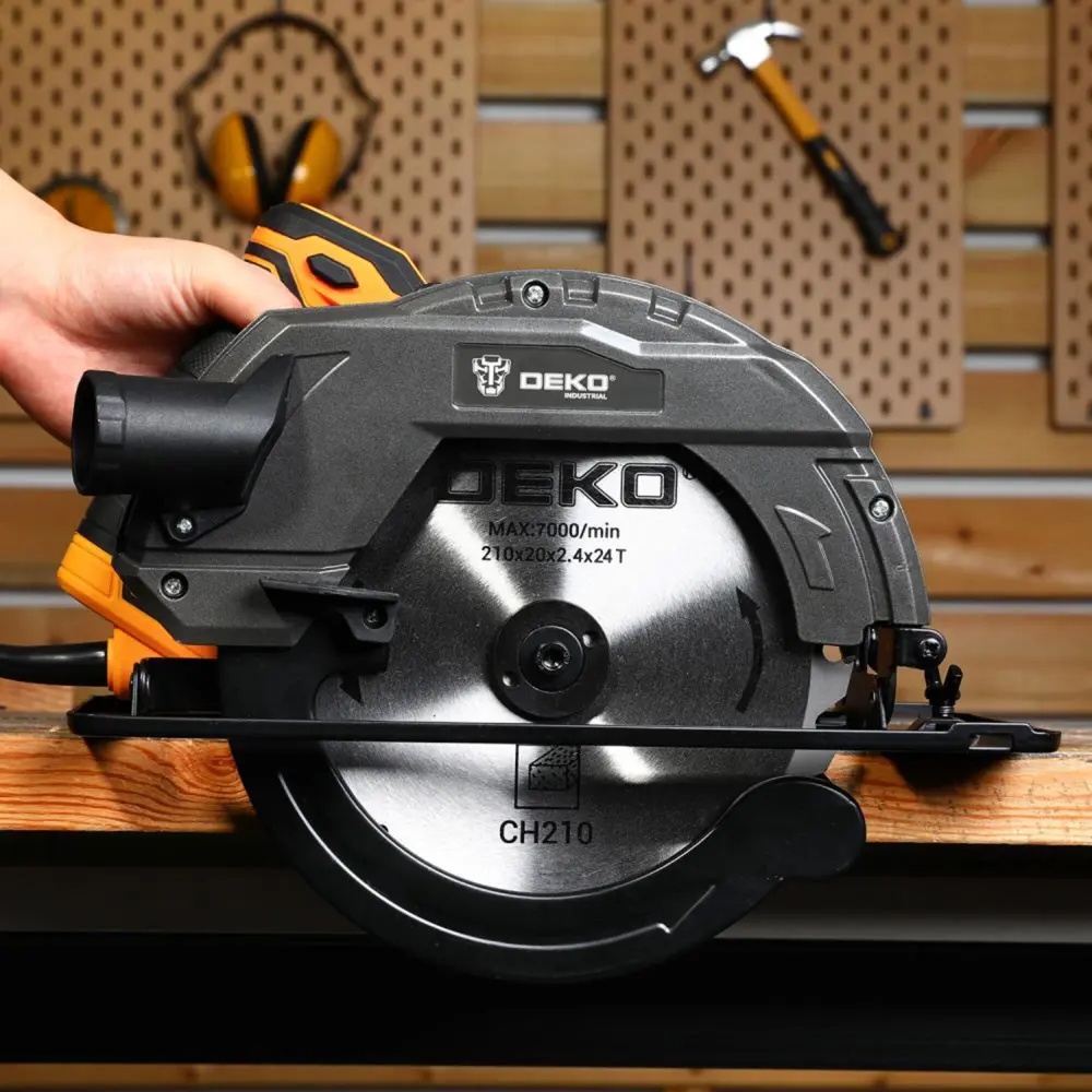 Фото 7 Пила циркулярная сетевая Deko DKCS2300W, 2300 Вт, 210 мм Фото 7 Пила циркулярная сетевая Deko DKCS2300W, 2300 Вт, 210 мм