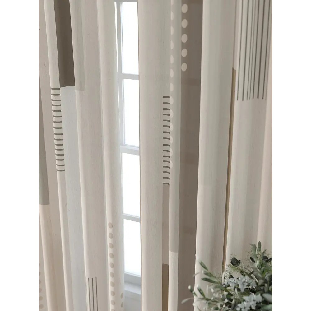 Фото 3 Комплект штор Comfy way Форнерс - 241 - 240 см CW709241240-240 на шторной ленте 240x150 см цвет бежевый Фото 3 Комплект штор Comfy way Форнерс - 241 - 240 см CW709241240-240 на шторной ленте 240x150 см цвет бежевый