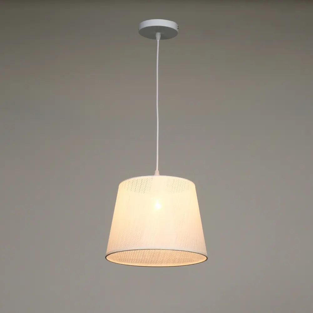 Фото 2 Светильник подвесной Bayerlux Сима-ленд 10330783 1 лампа 3 м² цвет белый Фото 2 Светильник подвесной Bayerlux Сима-ленд 10330783 1 лампа 3 м² цвет белый