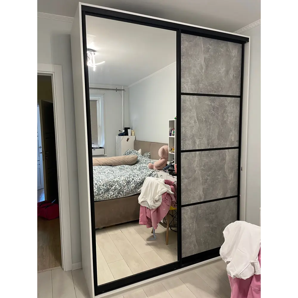 Фото 7 Шкаф-купе Клевер Атина с зеркалом 240x120х50 см 6 полок ЛДСП цвет белый/бетон серый Фото 7 Шкаф-купе Клевер Атина с зеркалом 240x120х50 см 6 полок ЛДСП цвет белый/бетон серый