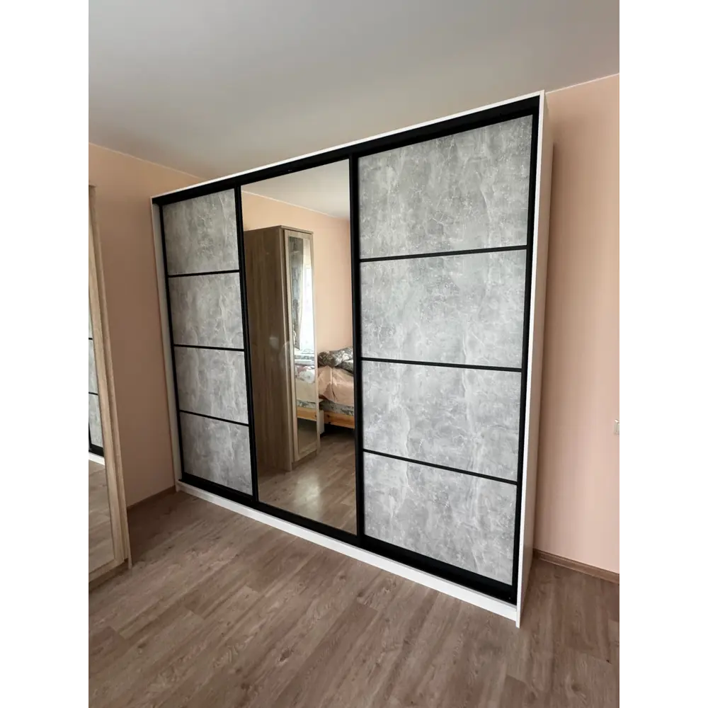 Фото 7 Шкаф-купе Клевер Атина с зеркалом 240x200х45 см 9 полок ЛДСП цвет белый/бетон серый Фото 7 Шкаф-купе Клевер Атина с зеркалом 240x200х45 см 9 полок ЛДСП цвет белый/бетон серый