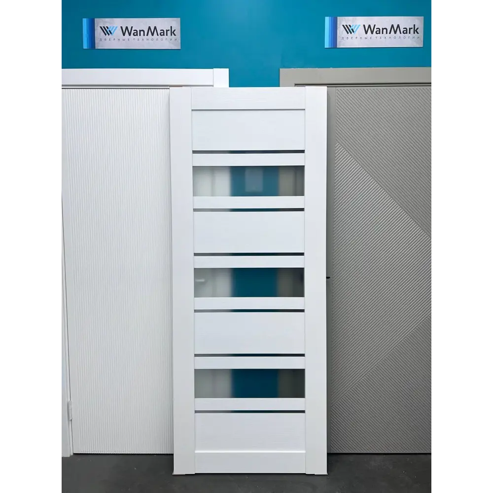 Фото 6 Комплект межкомнатной двери Wanmark D29 остеклённая 200x90см ПВХ цвет белый бланко с коробом и наличниками Фото 6 Комплект межкомнатной двери Wanmark D29 остеклённая 200x90см ПВХ цвет белый бланко с коробом и наличниками