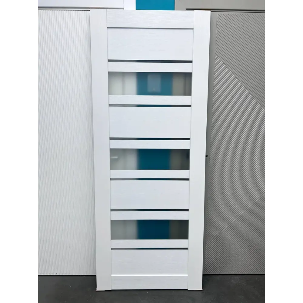 Фото 3 Комплект межкомнатной двери Wanmark D29 остеклённая 200x90см ПВХ цвет белый бланко с коробом и наличниками Фото 3 Комплект межкомнатной двери Wanmark D29 остеклённая 200x90см ПВХ цвет белый бланко с коробом и наличниками