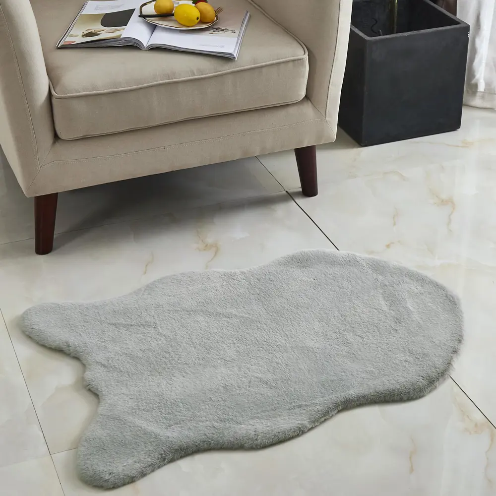 Фото Коврик декоративный Плюшевый Sofi de Marko серый 60х90 см Фото Коврик декоративный Плюшевый Sofi de Marko серый 60х90 см