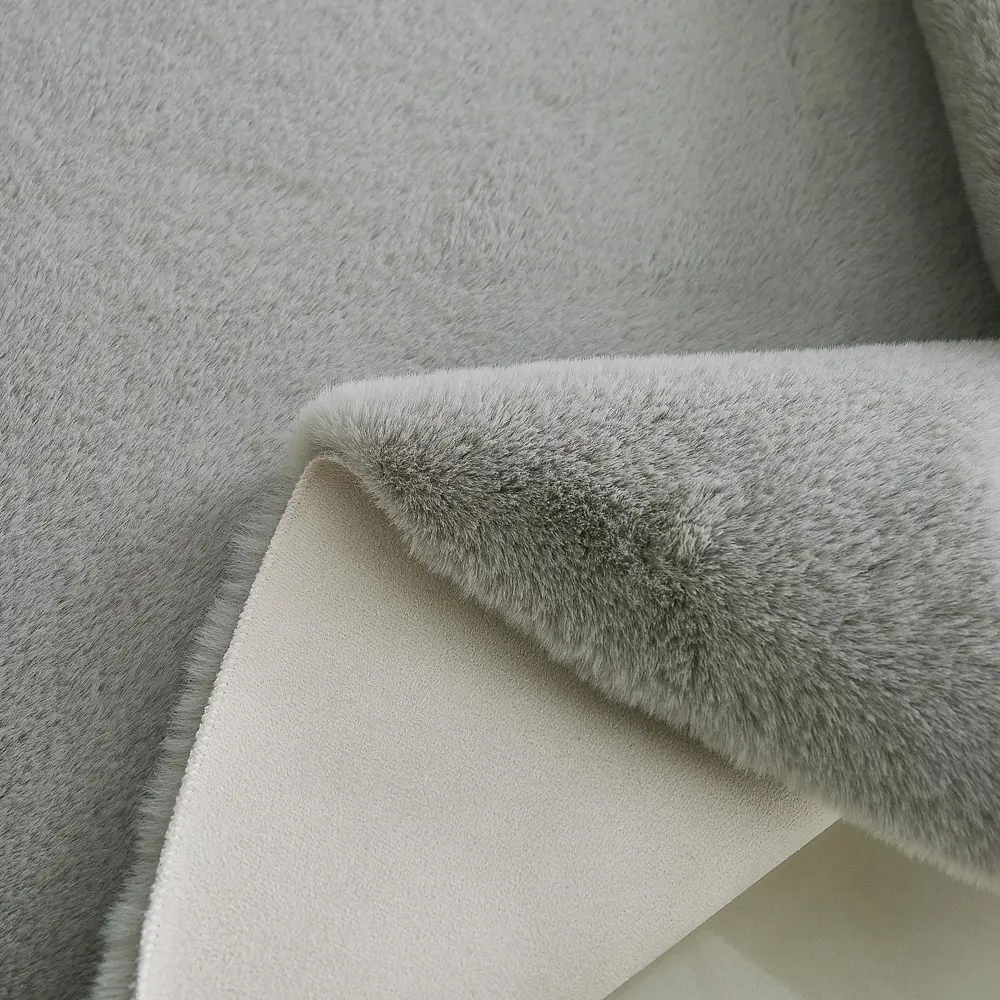 Фото 3 Коврик декоративный Плюшевый Sofi de Marko серый 60х90 см Фото 3 Коврик декоративный Плюшевый Sofi de Marko серый 60х90 см