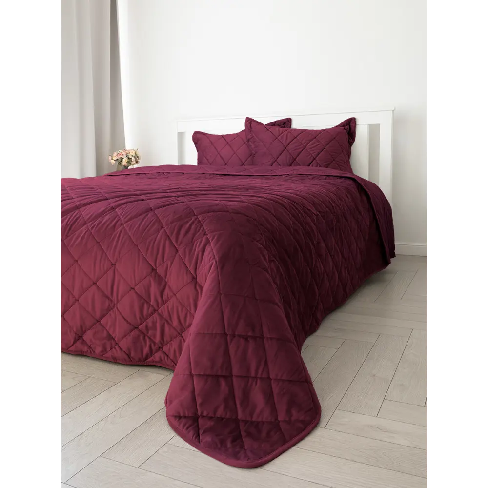 Фото Покрывало Denastia велюр U000519 260x260 см велюр цвет бордовый Фото Покрывало Denastia велюр U000519 260x260 см велюр цвет бордовый