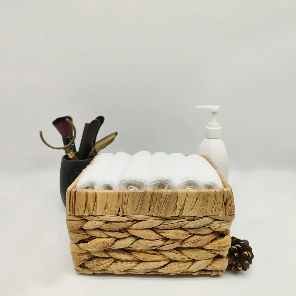 Фото Полотенце Sofi de marko Бруна для ванной 30x30 см белый