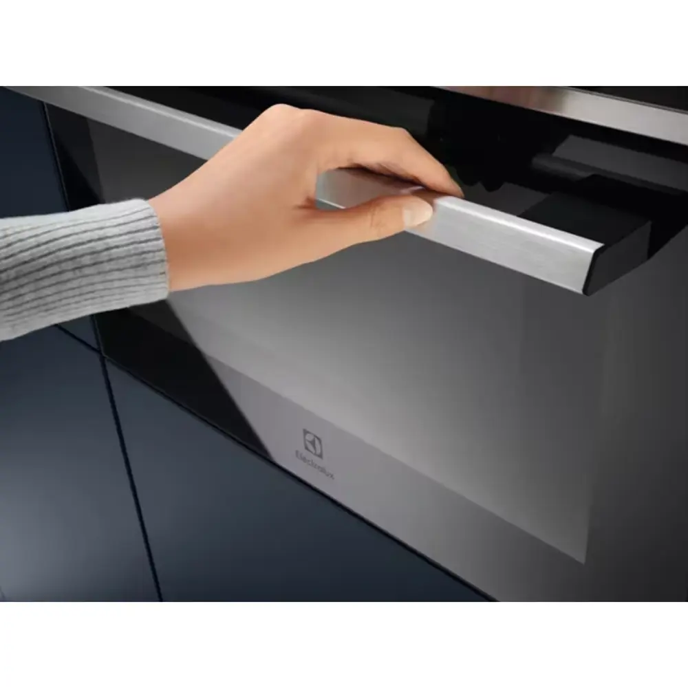 Фото 6 Встраиваемая микроволновая печь Electrolux EVM8E08X 42 л 59.6x45.5x56.7 см цвет серый / серебристый Фото 6 Встраиваемая микроволновая печь Electrolux EVM8E08X 42 л 59.6x45.5x56.7 см цвет серый / серебристый