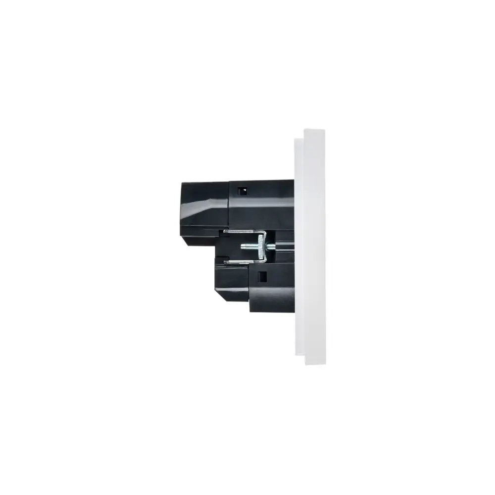 Фото 7 Розетка USB встраиваемая Iek Forte&Piano FP-R14-16-U21-D31-K01 с заземлением цвет белый Фото 7 Розетка USB встраиваемая Iek Forte&Piano FP-R14-16-U21-D31-K01 с заземлением цвет белый