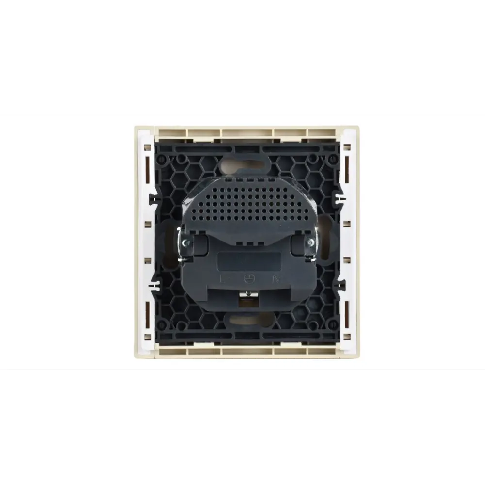 Фото 11 Розетка USB встраиваемая Iek Forte&Piano FP-R14-16-U22-018-K10 с заземлением шторками и USB цвет ваниль Фото 11 Розетка USB встраиваемая Iek Forte&Piano FP-R14-16-U22-018-K10 с заземлением шторками и USB цвет ваниль