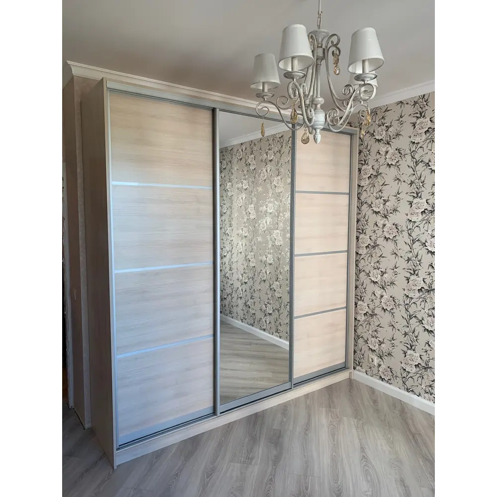 Фото 4 Шкаф-купе Клевер Атина с 3 дверями и зеркалом 240x250х65 см 9 полок ЛДСП цвет шамони светлый Фото 4 Шкаф-купе Клевер Атина с 3 дверями и зеркалом 240x250х65 см 9 полок ЛДСП цвет шамони светлый
