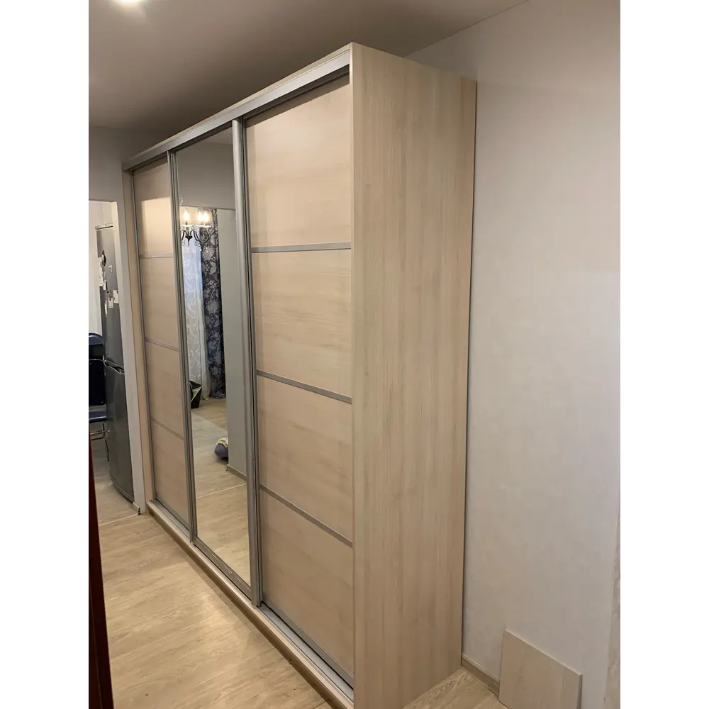Фото 5 Шкаф-купе Клевер Атина с 3 дверями и зеркалом 240x260х45 см 9 полок ЛДСП цвет шамони светлый Фото 5 Шкаф-купе Клевер Атина с 3 дверями и зеркалом 240x260х45 см 9 полок ЛДСП цвет шамони светлый