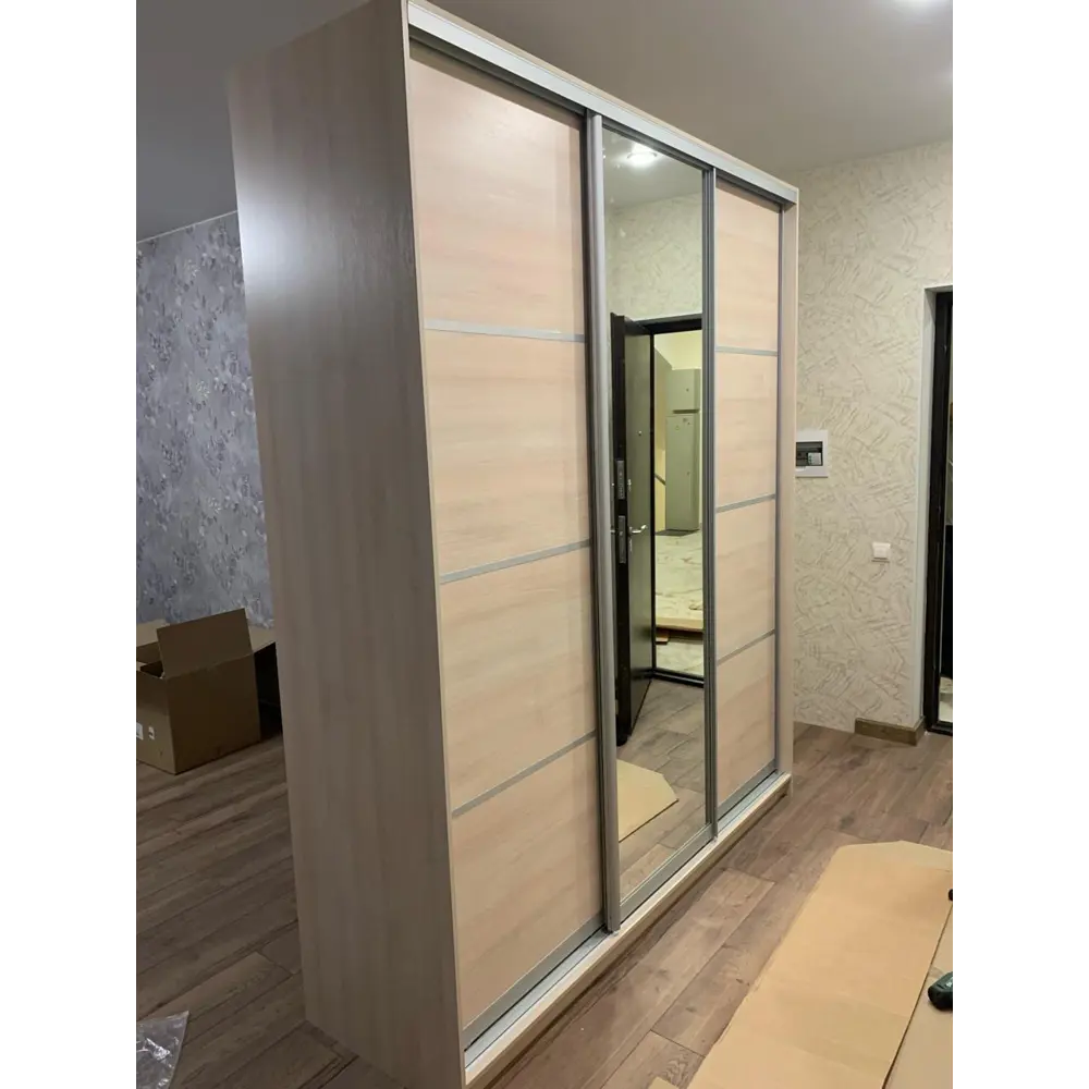 Фото 6 Шкаф-купе Клевер Атина с 3 дверями и зеркалом 240x260х45 см 9 полок ЛДСП цвет шамони светлый Фото 6 Шкаф-купе Клевер Атина с 3 дверями и зеркалом 240x260х45 см 9 полок ЛДСП цвет шамони светлый
