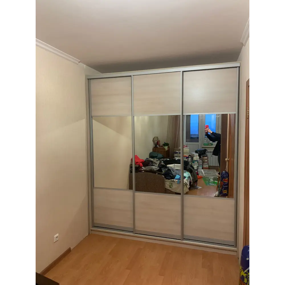 Фото 5 Шкаф-купе Клевер Атина с 3 дверями 240x200х45 см 9 полок ЛДСП цвет шамони светлый комбинированный Фото 5 Шкаф-купе Клевер Атина с 3 дверями 240x200х45 см 9 полок ЛДСП цвет шамони светлый комбинированный