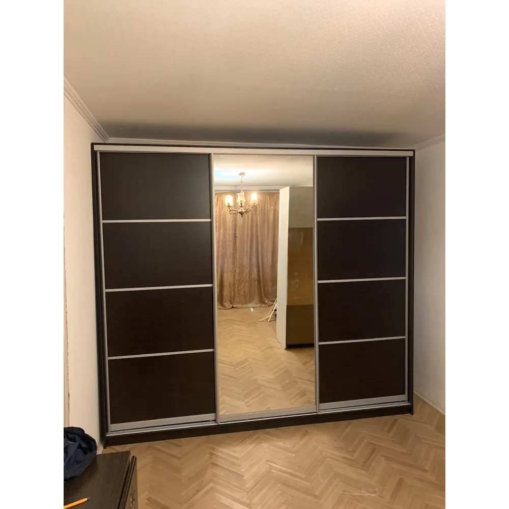 Фото 6 Шкаф-купе Клевер Атина с 3 дверями и зеркалом 240x200х45 см 9 полок ЛДСП цвет венге Фото 6 Шкаф-купе Клевер Атина с 3 дверями и зеркалом 240x200х45 см 9 полок ЛДСП цвет венге
