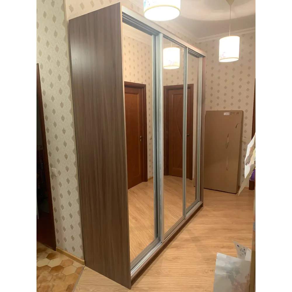 Фото 4 Шкаф-купе Клевер Атина с 3 дверями 240x230х45 см 9 полок ЛДСП цвет шамони темный зеркальный Фото 4 Шкаф-купе Клевер Атина с 3 дверями 240x230х45 см 9 полок ЛДСП цвет шамони темный зеркальный