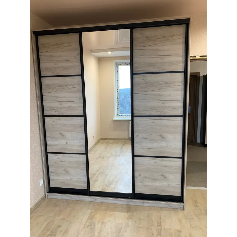 Фото 6 Шкаф-купе Клевер Атина с 3 дверями и зеркалом 240x210х65 см 9 полок ЛДСП цвет дуб крафт серый Фото 6 Шкаф-купе Клевер Атина с 3 дверями и зеркалом 240x210х65 см 9 полок ЛДСП цвет дуб крафт серый