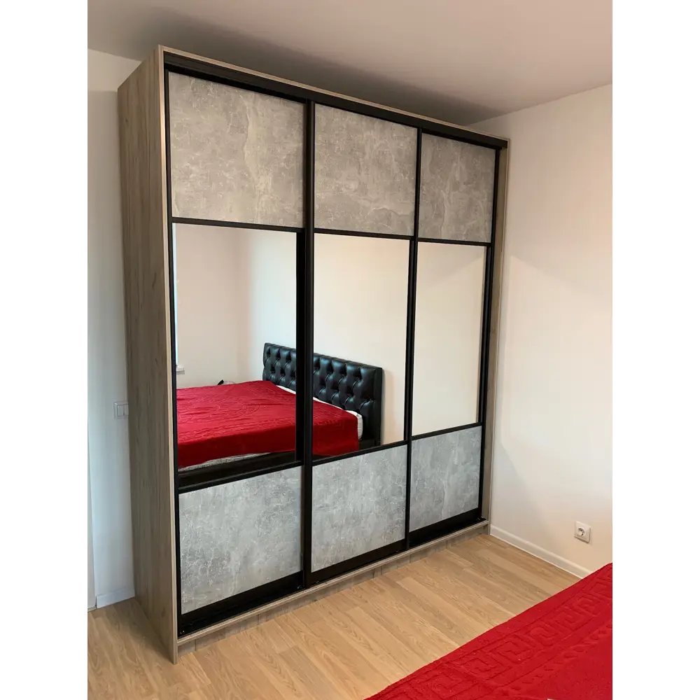 Фото 4 Шкаф-купе Клевер Атина с 3 дверями 240x210х50 см 9 полок ЛДСП цвет дуб крафт серый комбинированный/бетон серый Фото 4 Шкаф-купе Клевер Атина с 3 дверями 240x210х50 см 9 полок ЛДСП цвет дуб крафт серый комбинированный/бетон серый
