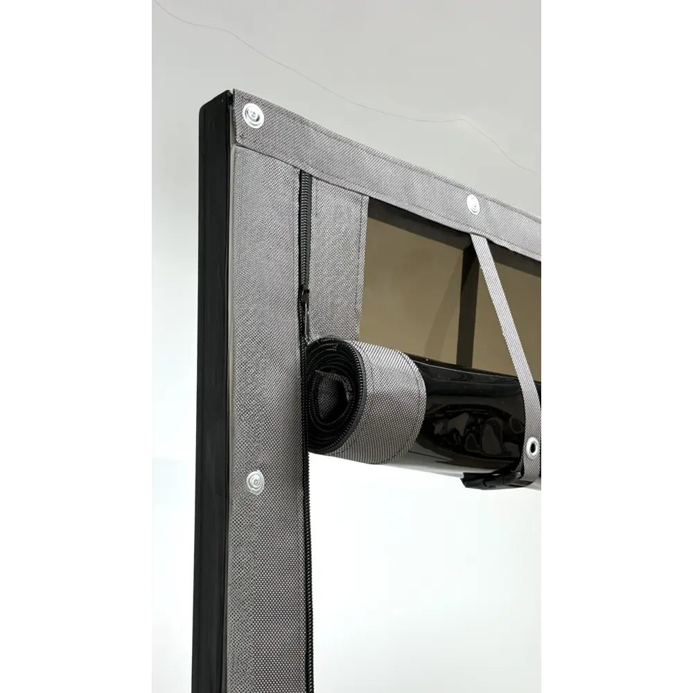 Фото Мягкая дверь на молниях 160x240см тонированное полотно цвет коричневый Фото Мягкая дверь на молниях 160x240см тонированное полотно цвет коричневый