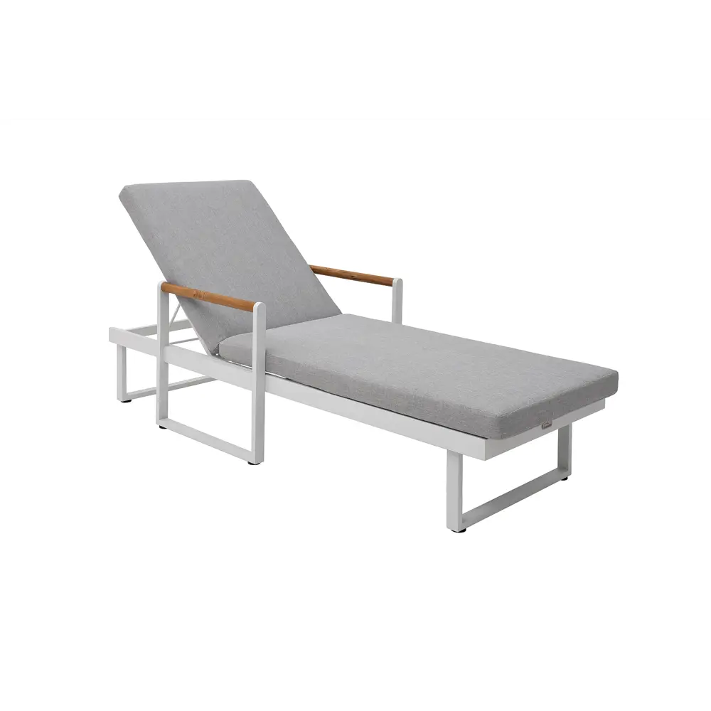 Фото Шезлонг с подушкой Joygarden из алюминия MAYA белый Фото Шезлонг с подушкой Joygarden из алюминия MAYA белый