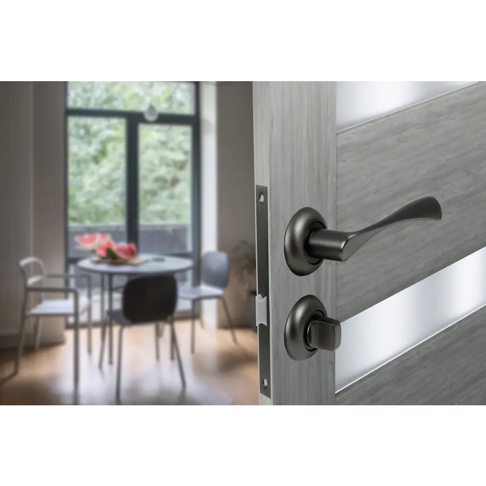 Фото 7 Комплект дверных ручек на розетке Edson WC5R1 с запиранием цвет графит Фото 7 Комплект дверных ручек на розетке Edson WC5R1 с запиранием цвет графит