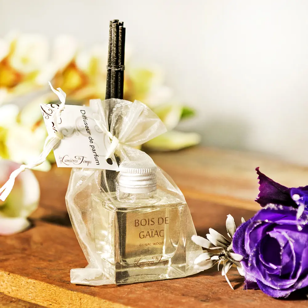 Фото 2 Аромадиффузор Les lumieres du temps 50 мл Цитрусовые, шафран, дерево бакаут, кедр, ваниль Фото 2 Аромадиффузор Les lumieres du temps 50 мл Цитрусовые, шафран, дерево бакаут, кедр, ваниль