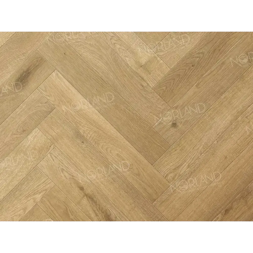 Фото Ламинат Norland Herringbone Elegant Дуб Хайнан 33 класс толщина 8 мм с фаской 1.92 м², цена за упаковку Фото Ламинат Norland Herringbone Elegant Дуб Хайнан 33 класс толщина 8 мм с фаской 1.92 м², цена за упаковку