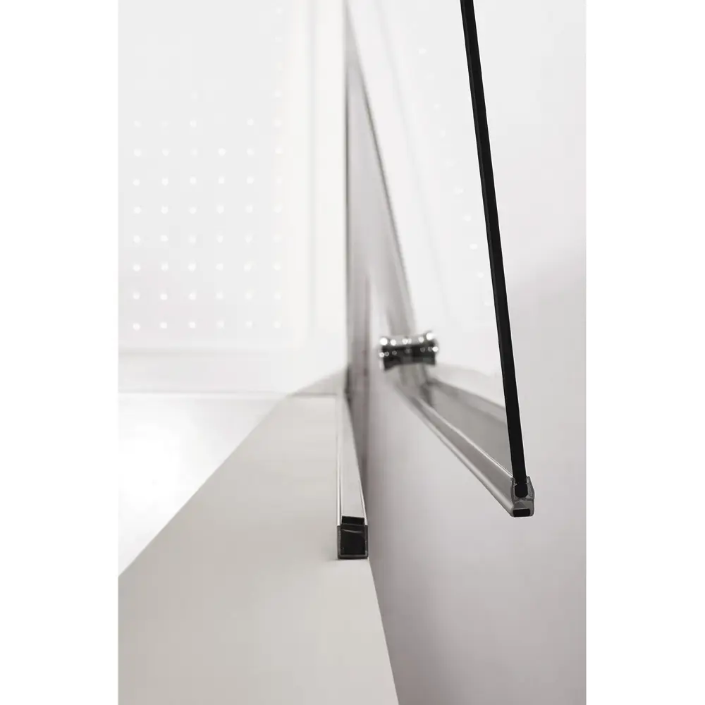 Фото 5 Душевая дверь Cezares ECO-O-B-1-60-C-Cr 60см эффект стекла прозрачный распашной профиль хром Фото 5 Душевая дверь Cezares ECO-O-B-1-60-C-Cr 60см эффект стекла прозрачный распашной профиль хром