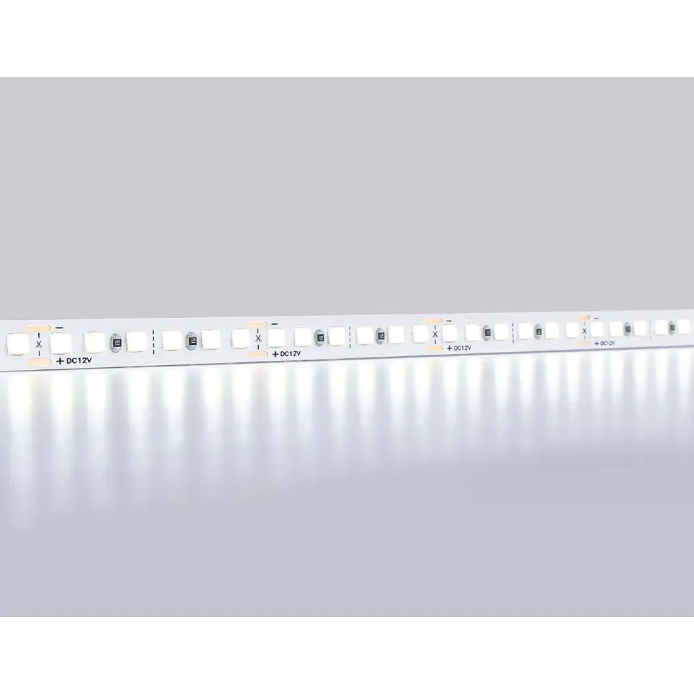 Фото 2 Светодиодная лента Ambrella light Gs1313 180 диод/м 14.4 Вт/м 12 В IP20 5 м холодный белый (голубой) свет Фото 2 Светодиодная лента Ambrella light Gs1313 180 диод/м 14.4 Вт/м 12 В IP20 5 м холодный белый (голубой) свет