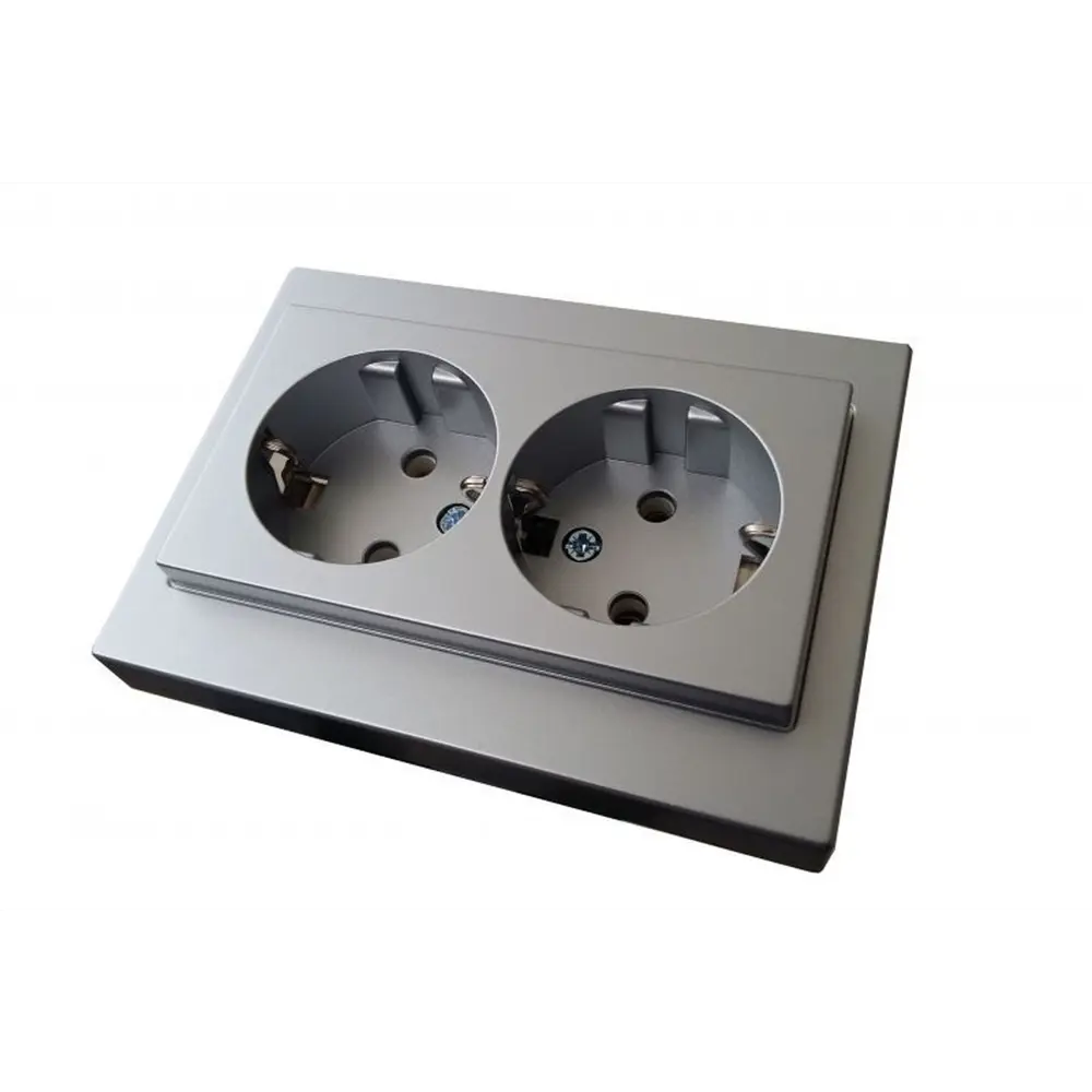 Фото Розетка встраиваемая Liregus Epsilon 28-1761 цвет серебро