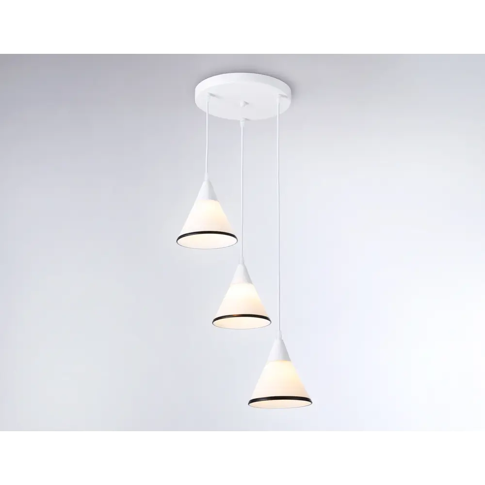 Фото 3 Люстра подвесная Ambrella light Traditional Tr3167 3 лампы 10 м² цвет белый черный Фото 3 Люстра подвесная Ambrella light Traditional Tr3167 3 лампы 10 м² цвет белый черный