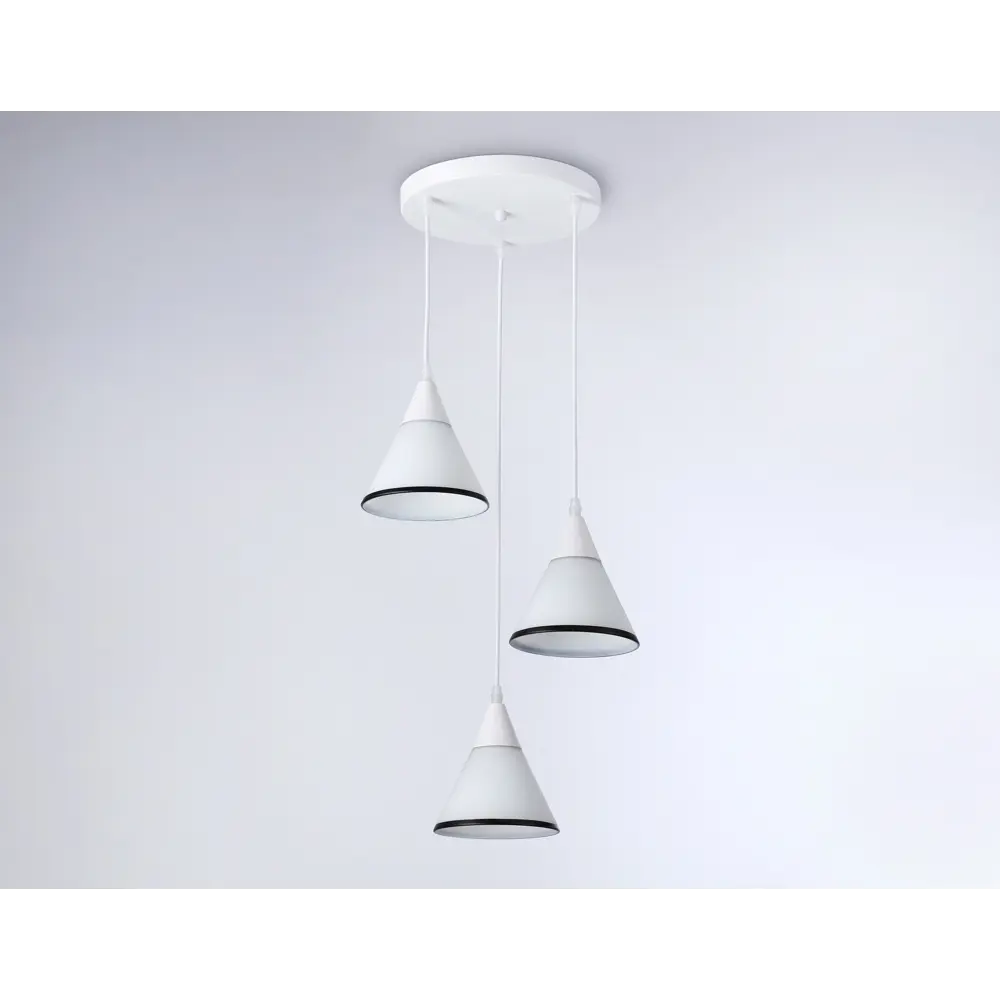 Фото 4 Люстра подвесная Ambrella light Traditional Tr3167 3 лампы 10 м² цвет белый черный Фото 4 Люстра подвесная Ambrella light Traditional Tr3167 3 лампы 10 м² цвет белый черный