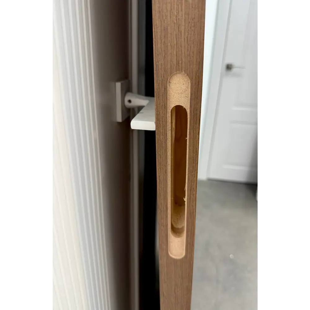 Фото 9 Дверь межкомнатная Wanmark Синди-13 глухая 90х200см шпон цвет текстурированный орех с патиной с замком и петлями Фото 9 Дверь межкомнатная Wanmark Синди-13 глухая 90х200см шпон цвет текстурированный орех с патиной с замком и петлями