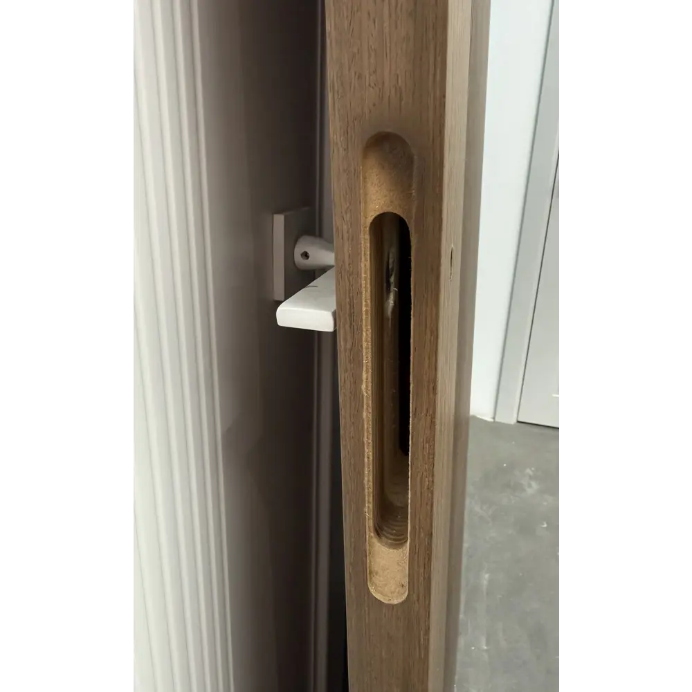 Фото 9 Дверь межкомнатная Wanmark Синди-5 глухая 55х190см цвет орех текстурированный с врезкой с замком и петлями Фото 9 Дверь межкомнатная Wanmark Синди-5 глухая 55х190см цвет орех текстурированный с врезкой с замком и петлями