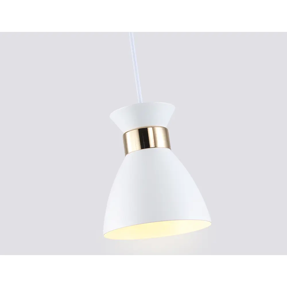 Фото 3 Светильник подвесной Ambrella light Traditional Tr8465 1 лампа 4 м² цвет белый/золото Фото 3 Светильник подвесной Ambrella light Traditional Tr8465 1 лампа 4 м² цвет белый/золото