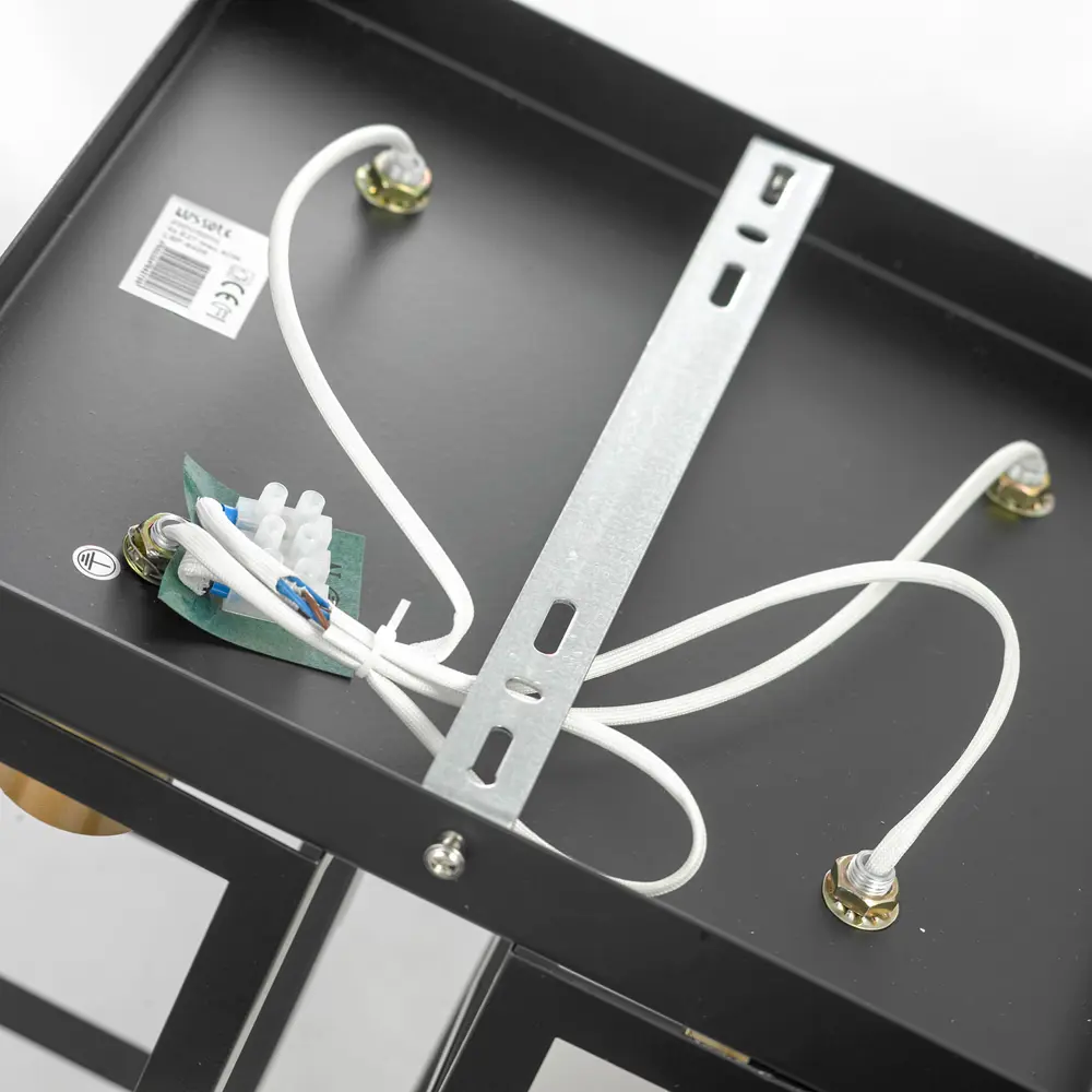 Фото 3 Люстра потолочная Люссоле Bullock Sy9048 4 лампы 8 м² цвет черный Фото 3 Люстра потолочная Люссоле Bullock Sy9048 4 лампы 8 м² цвет черный